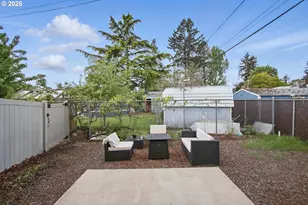 16317 SE Salmon St, Portland, OR 97233 - Photo 19