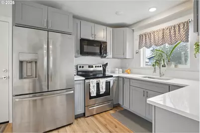 16317 SE Salmon St #B, Portland, OR 97233 - Photo 7