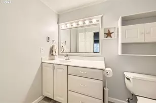 2433 NE Saratoga St, Portland, OR 97211 - Photo 17