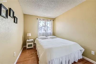 2433 NE Saratoga St, Portland, OR 97211 - Photo 19