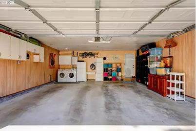 2433 NE Saratoga St, Portland, OR 97211 - Photo 21