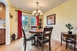 2433 NE Saratoga St, Portland, OR 97211 - Photo 9