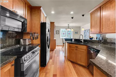 1617 SE 73rd Ave, Hillsboro, OR 97123 - Photo 9