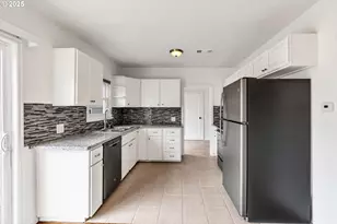 3420 SE 143rd Ave, Portland, OR 97236 - Photo 11