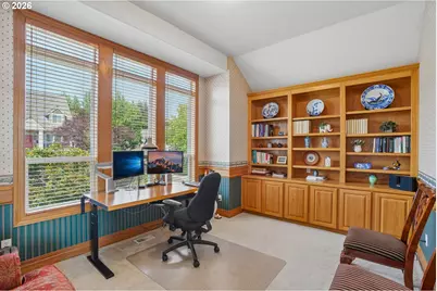 11904 SW Viewcrest Ct, Tigard, OR 97224 - Photo 5