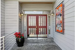 11904 SW Viewcrest Ct, Tigard, OR 97224 - Photo 3