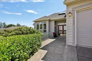 11904 SW Viewcrest Ct, Tigard, OR 97224 - Photo 3