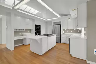 410 Spyglass Dr, Eugene, OR 97401 - Photo 9