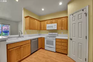 1198 SE Bacarra St, Hillsboro, OR 97123 - Photo 17