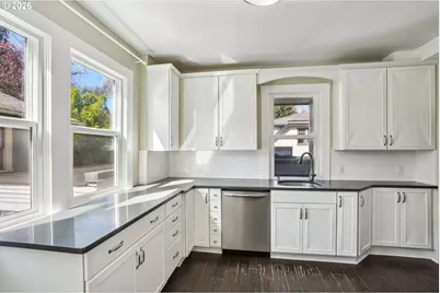 2451 SE Yamhill St, Portland, OR 97214 - Photo 9
