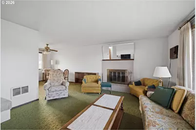 334 S Cascade Dr, Woodburn, OR 97071 - Photo 7
