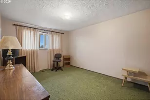 334 S Cascade Dr, Woodburn, OR 97071 - Photo 15