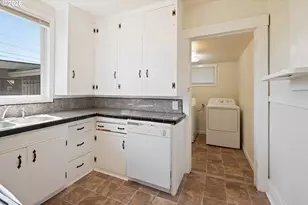 608 16th Ave, Longview, WA 98632 - Photo 17
