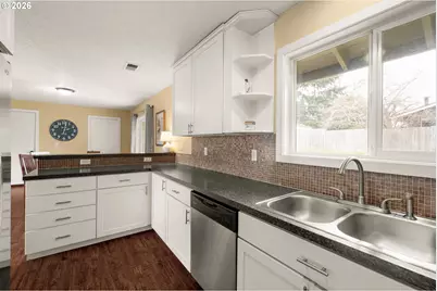 12619 NE Multnomah St, Portland, OR 97230 - Photo 11