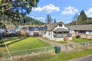 430 Division Ave, Drain, OR 97435 - Photo 7