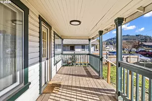 430 Division Ave, Drain, OR 97435 - Photo 9