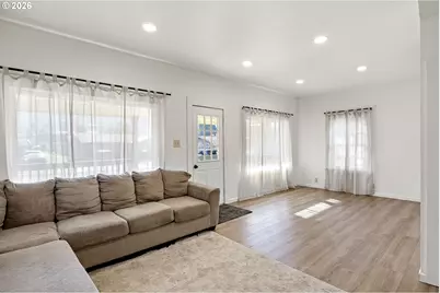 430 Division Ave, Drain, OR 97435 - Photo 13