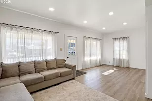 430 Division Ave, Drain, OR 97435 - Photo 13