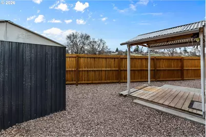 871 NE 6th St, Prineville, OR 97754 - Photo 17
