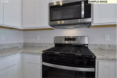 1111 Parkside Ave, Woodburn, OR 97071 - Photo 9