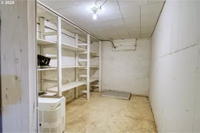 27001 NW Saint Helens Rd, Scappoose, OR 97056 - Photo 17