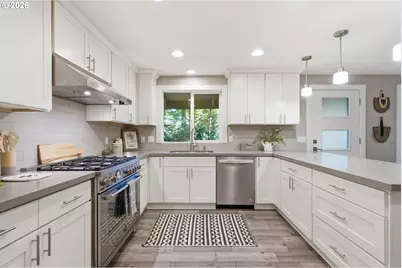 9040 SW 49th Ave, Portland, OR 97219 - Photo 13