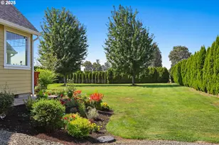 2011 River Loop 1, Eugene, OR 97404 - Photo 25