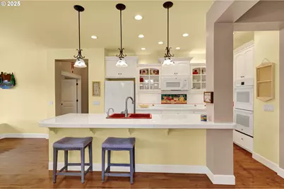 2011 River Loop 1, Eugene, OR 97404 - Photo 9