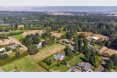 2011 River Loop 1, Eugene, OR 97404 - Photo 47
