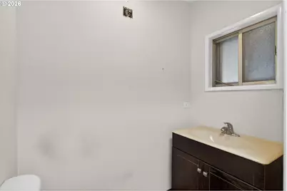 1605 NE Walnut Ave, McMinnville, OR 97128 - Photo 11