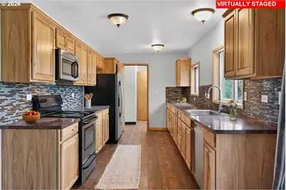 1605 NE Walnut Ave, McMinnville, OR 97128 - Photo 9