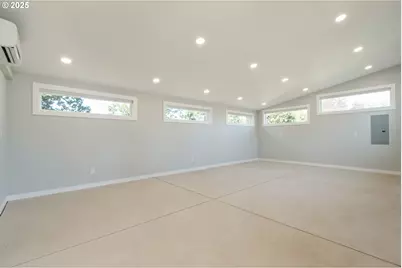 93940 River Rd, Junction City, OR 97448 - Photo 29