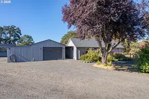 93940 River Rd, Junction City, OR 97448 - Photo 35