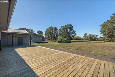 93940 River Rd, Junction City, OR 97448 - Photo 21