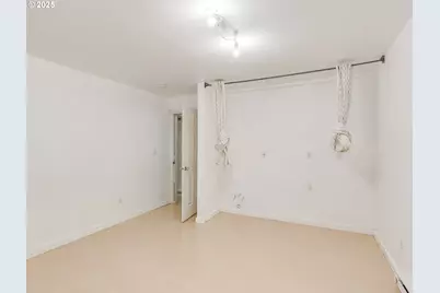 6220 SW Capitol Hwy #7, Portland, OR 97239 - Photo 29