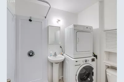 6220 SW Capitol Hwy #7, Portland, OR 97239 - Photo 5