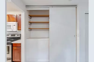 6220 SW Capitol Hwy #7, Portland, OR 97239 - Photo 23