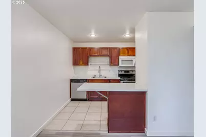 6220 SW Capitol Hwy #7, Portland, OR 97239 - Photo 19