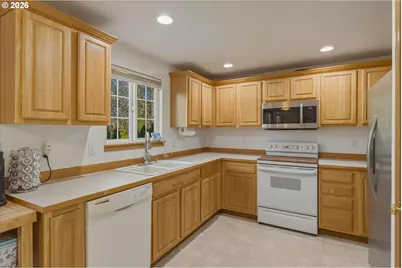 1061 40th St, Washougal, WA 98671 - Photo 5
