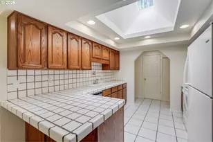 904 NE 196th Ave, Portland, OR 97230 - Photo 7