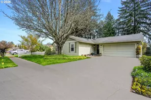 904 NE 196th Ave, Portland, OR 97230 - Photo 3