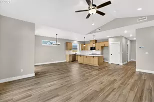 2027 E Otter Loop, La Center, WA 98629 - Photo 5