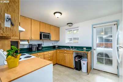 416 Glen Ave, Sutherlin, OR 97479 - Photo 9