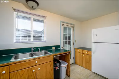 416 Glen Ave, Sutherlin, OR 97479 - Photo 11