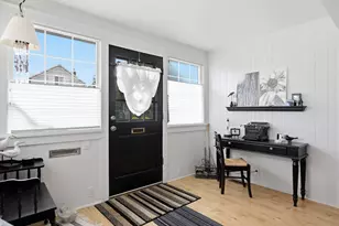 331 10th Ave, Seaside, OR 97138 - Photo 5