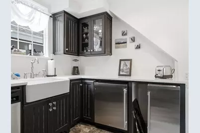 331 10th Ave, Seaside, OR 97138 - Photo 11