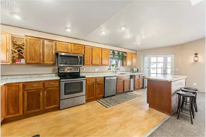 21001 SE Yamhill St, Gresham, OR 97030 - Photo 17