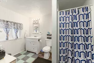 21001 SE Yamhill St, Gresham, OR 97030 - Photo 9