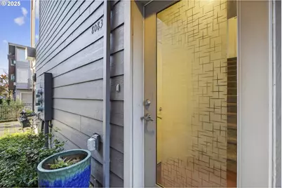 8083 N Leavitt Ave, Portland, OR 97203 - Photo 3