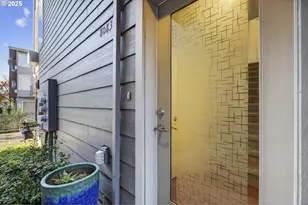 8083 N Leavitt Ave, Portland, OR 97203 - Photo 3